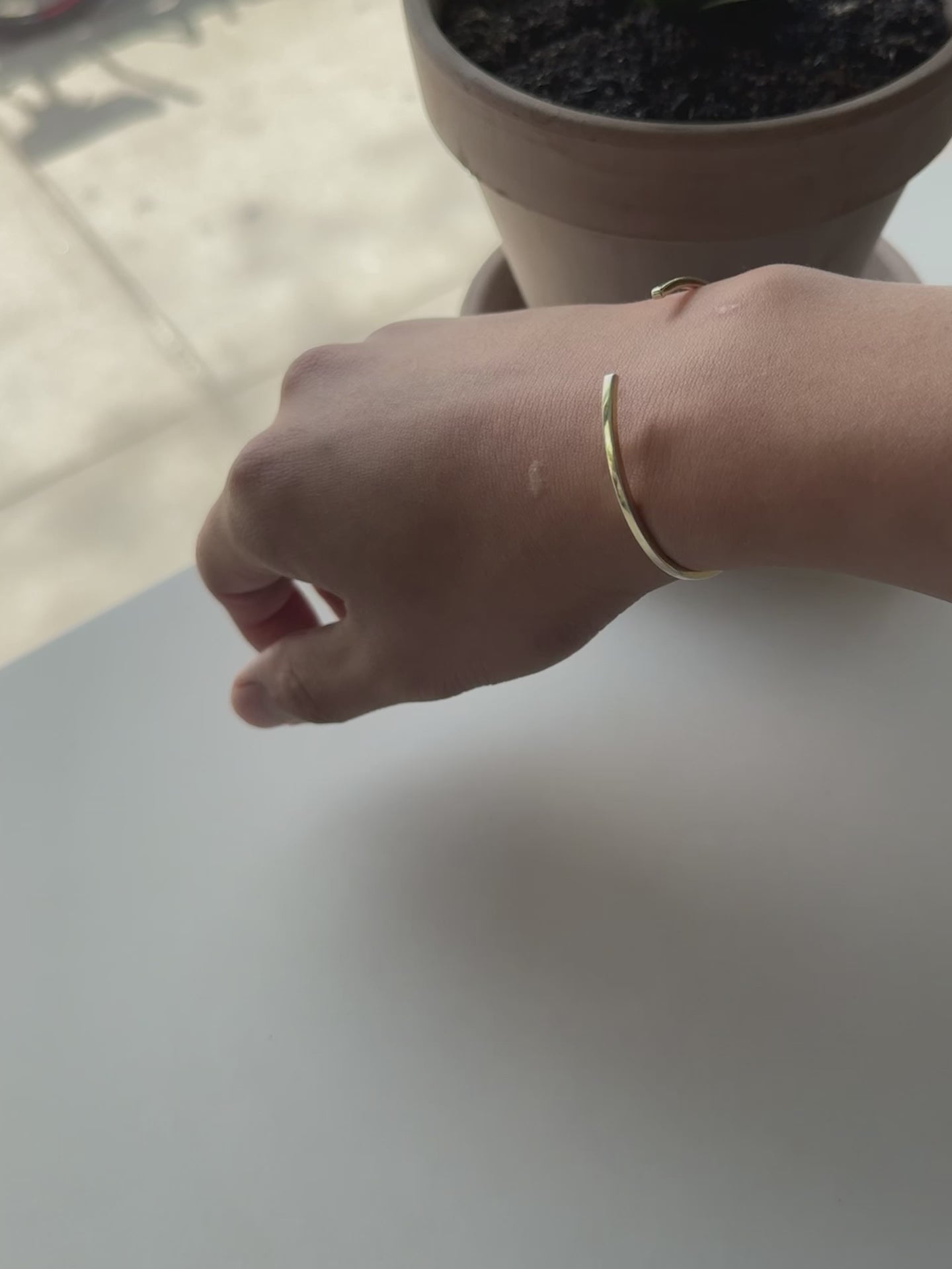 Simple gold vermeil open bracelet, smooth and minimalist.