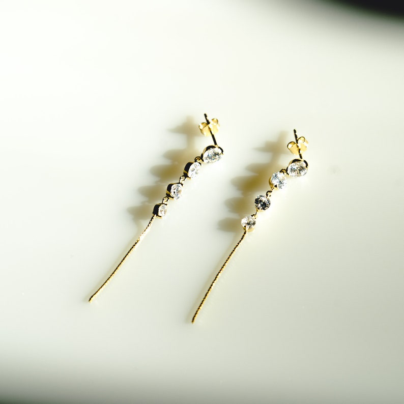 Elegant Diamond Cut Drop Earrings